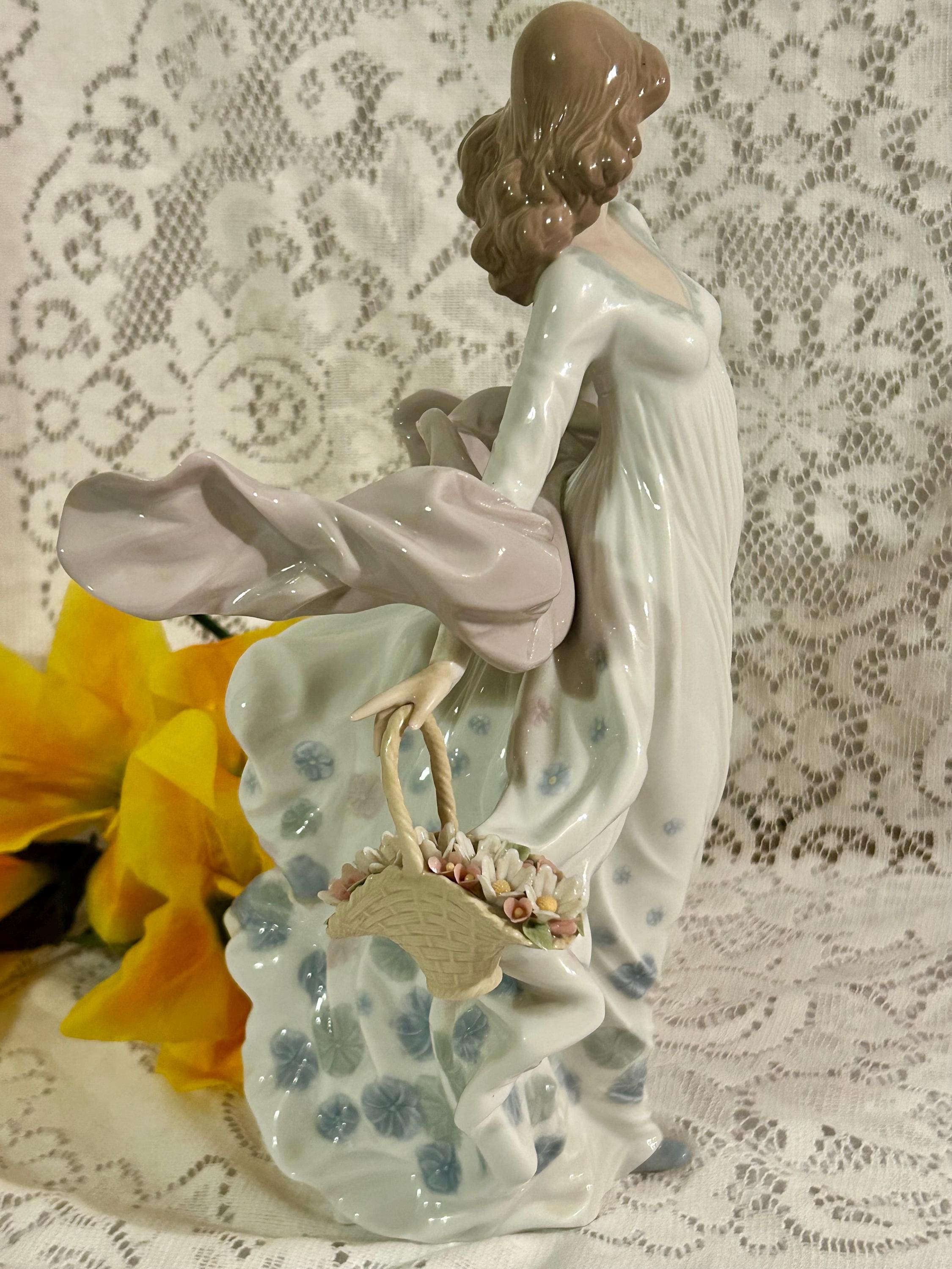 Lladro Spring Splendor Large 11
