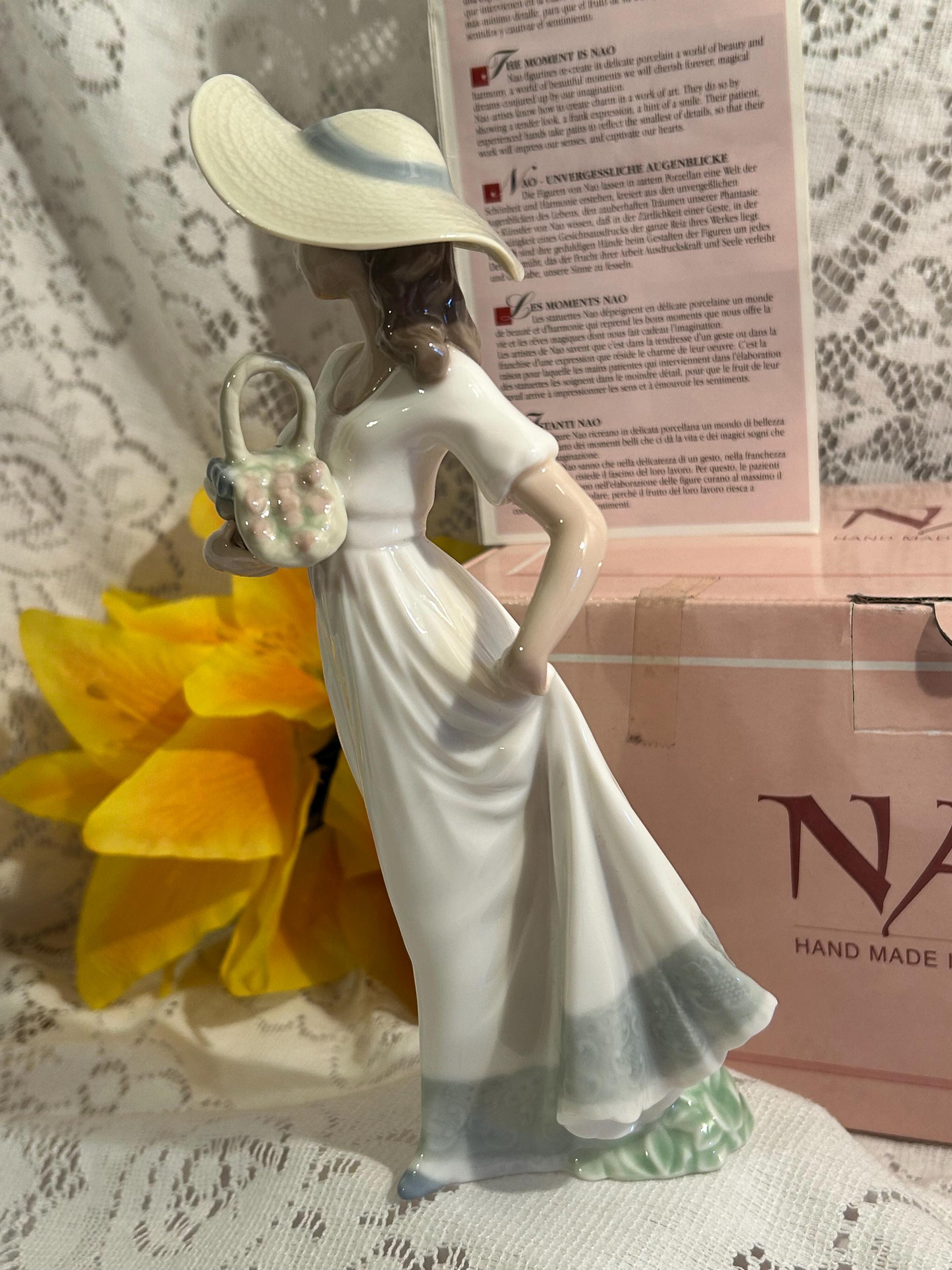 Boxed Nao by Lladro Spring Flowers #1195 Vintage 1993 Porcelain