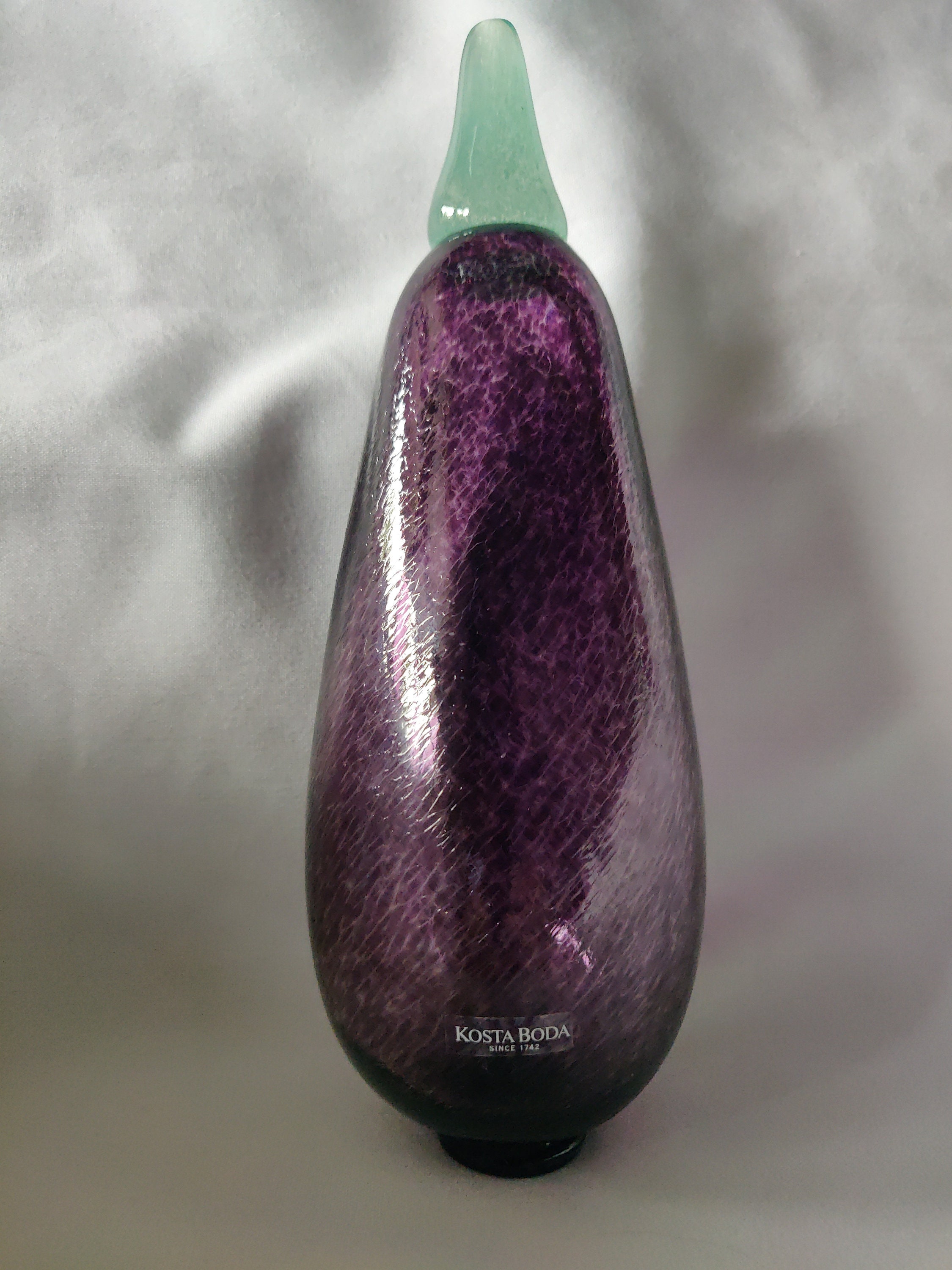 Kosta Boda Art Glass Eggplant, Gunnel Sahlin Frutteria Series