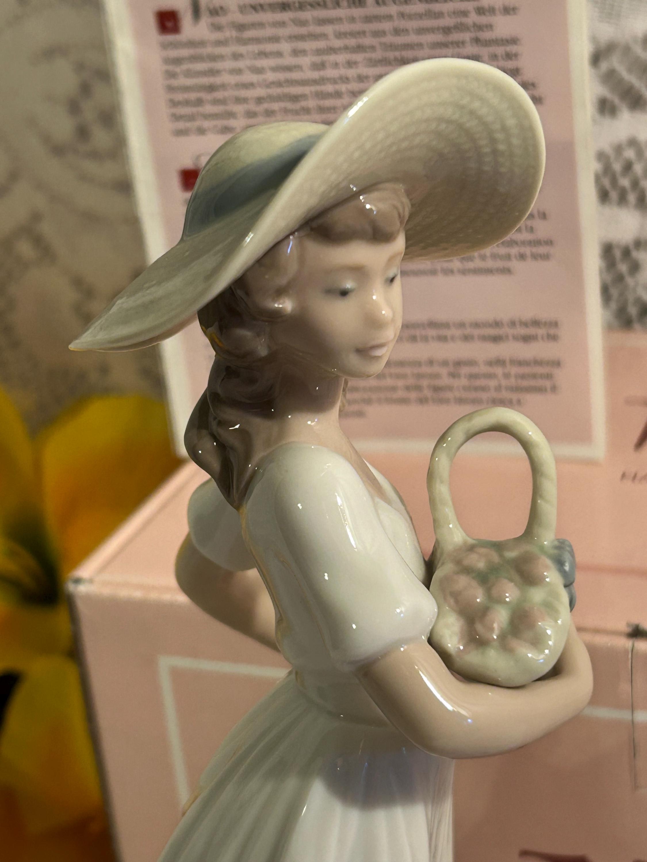 Boxed Nao by Lladro Spring Flowers #1195 Vintage 1993 Porcelain