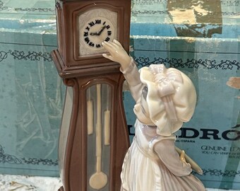 Boxed Lladro Grandfather Clock “bedtime” 5347 Young Girl Standing