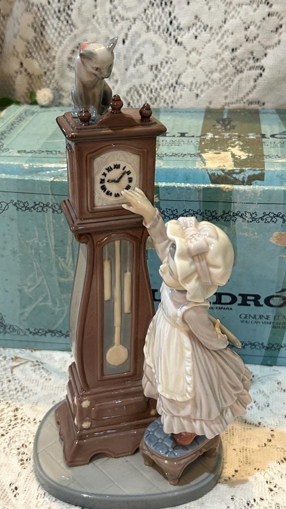 Boxed Lladro Grandfather Clock “bedtime” 5347 Young Girl Standing