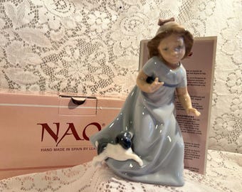 Boxed Nao by Lladro "Girl Running With Puppy #1027 Vintage Young Girl Figurine w/Her Puppy Dog Nao 7" Figurine Nina Correteando con Perrito