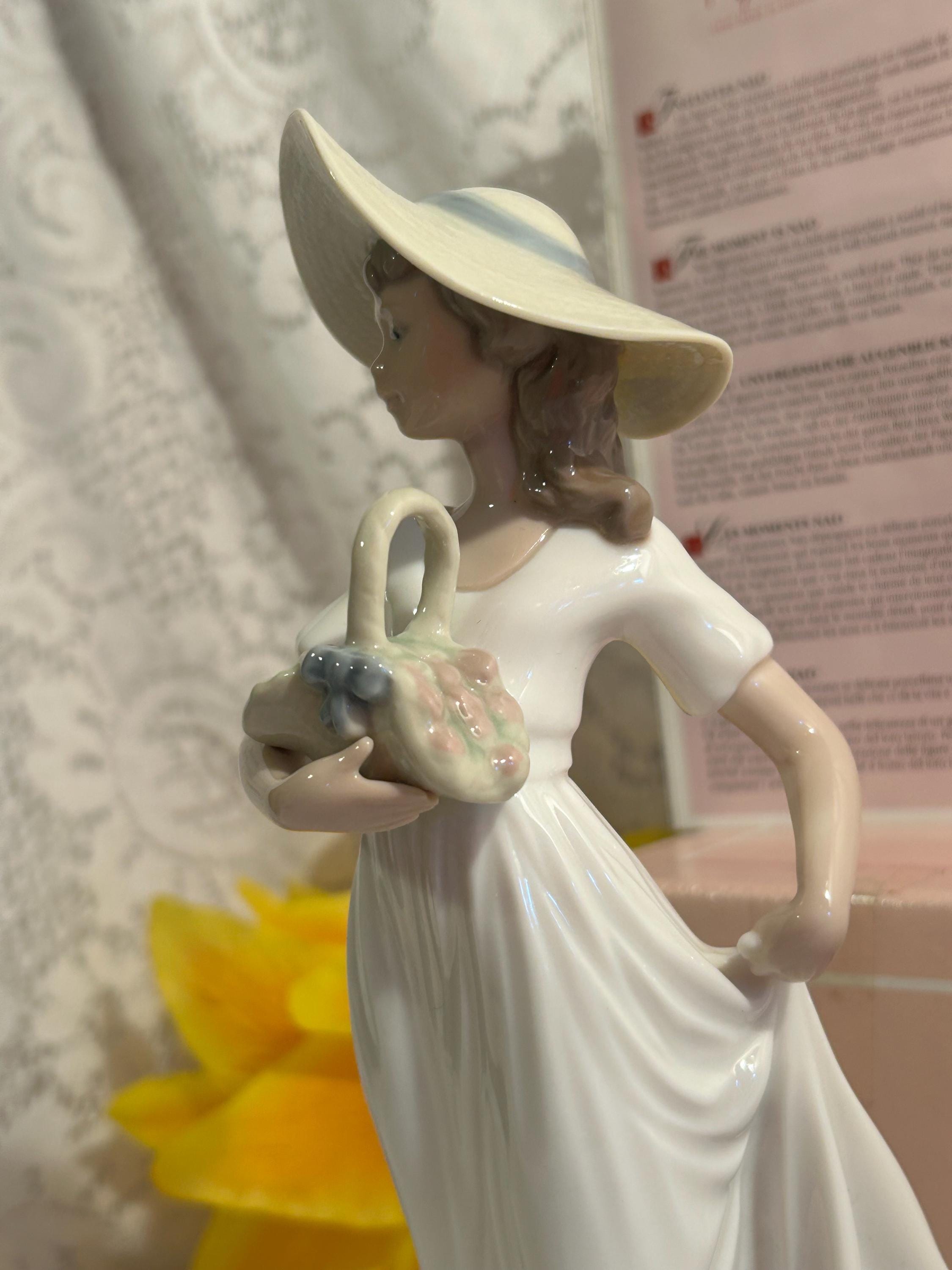 Boxed Nao by Lladro Spring Flowers #1195 Vintage 1993 Porcelain