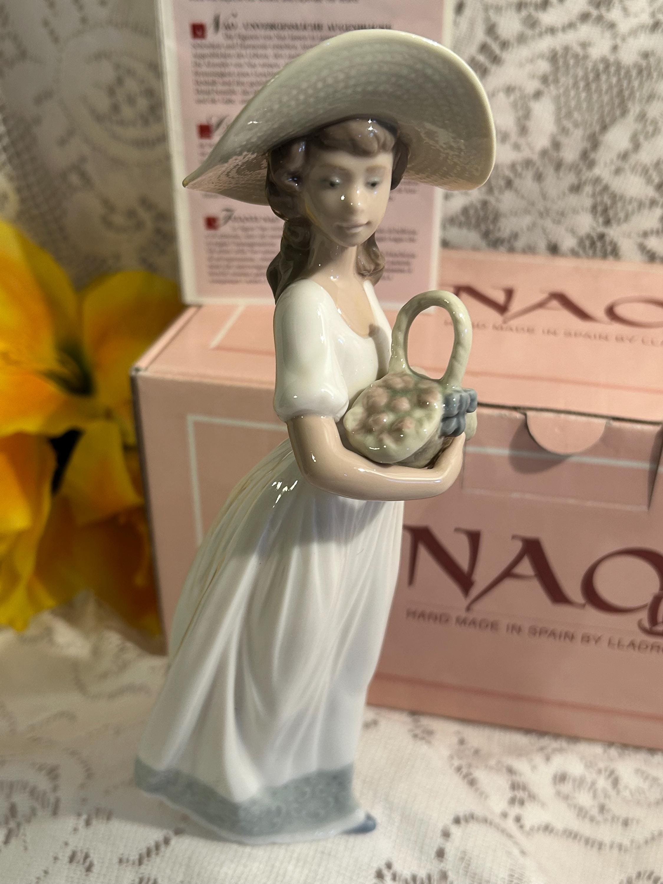 Boxed Nao by Lladro Spring Flowers #1195 Vintage 1993 Porcelain