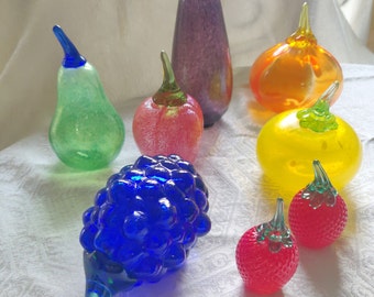 Kosta Boda Art Glass Eggplant, Gunnel Sahlin Frutteria Series