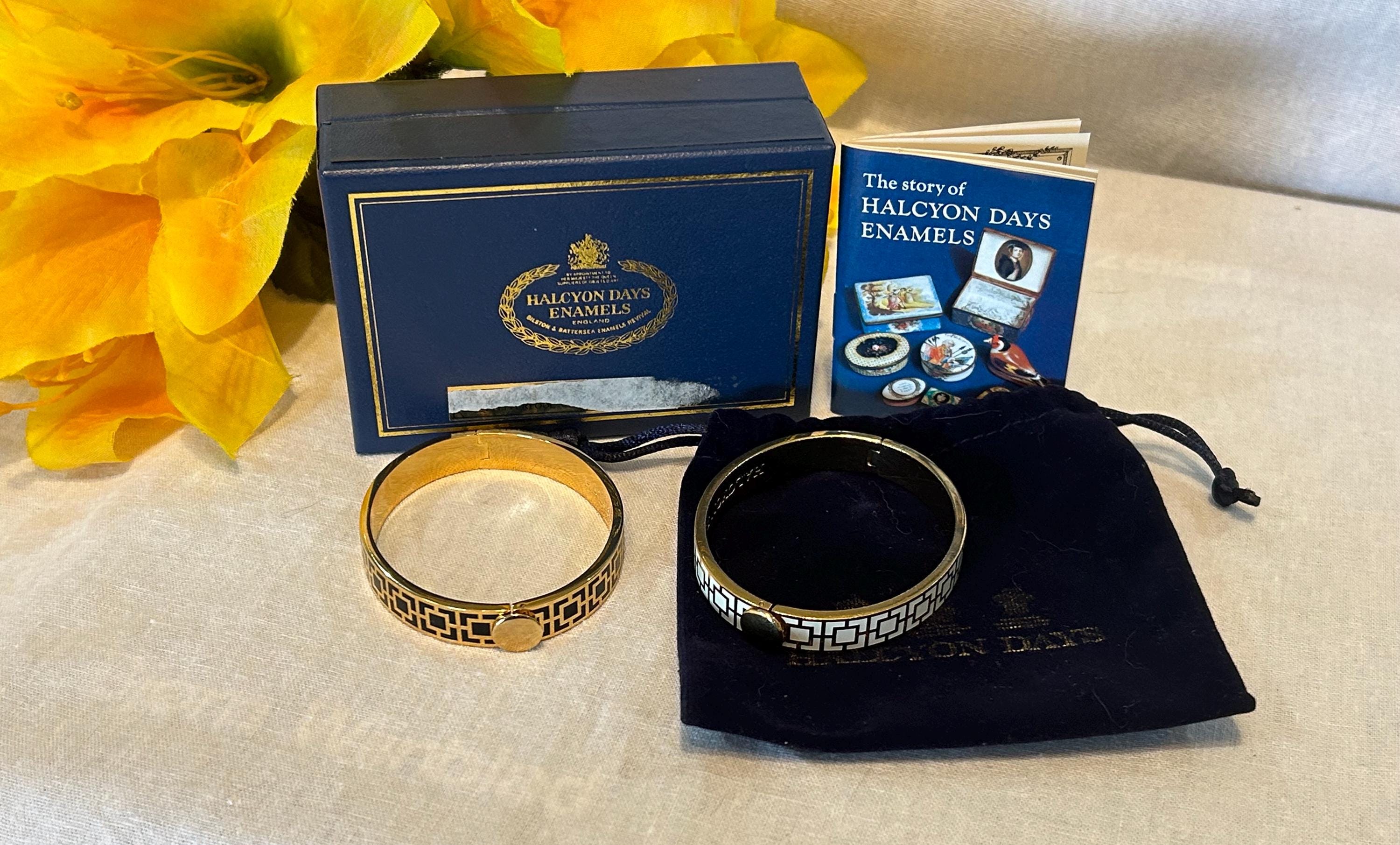 ★英国王室御用達★ 【Halcyon Days】 エナメル カフ バングル ☆英国王室御用達☆ 【Halcyon Days】 エナメル バングル ☆10種