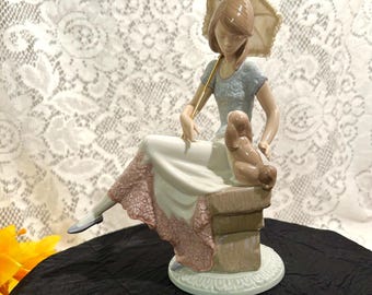 Lladro Collectors Society #7612 Picture Perfect Girl w/dog Lace Parasol~Lladro Collectors Society 5th Anniversary Limited Edition Figurine