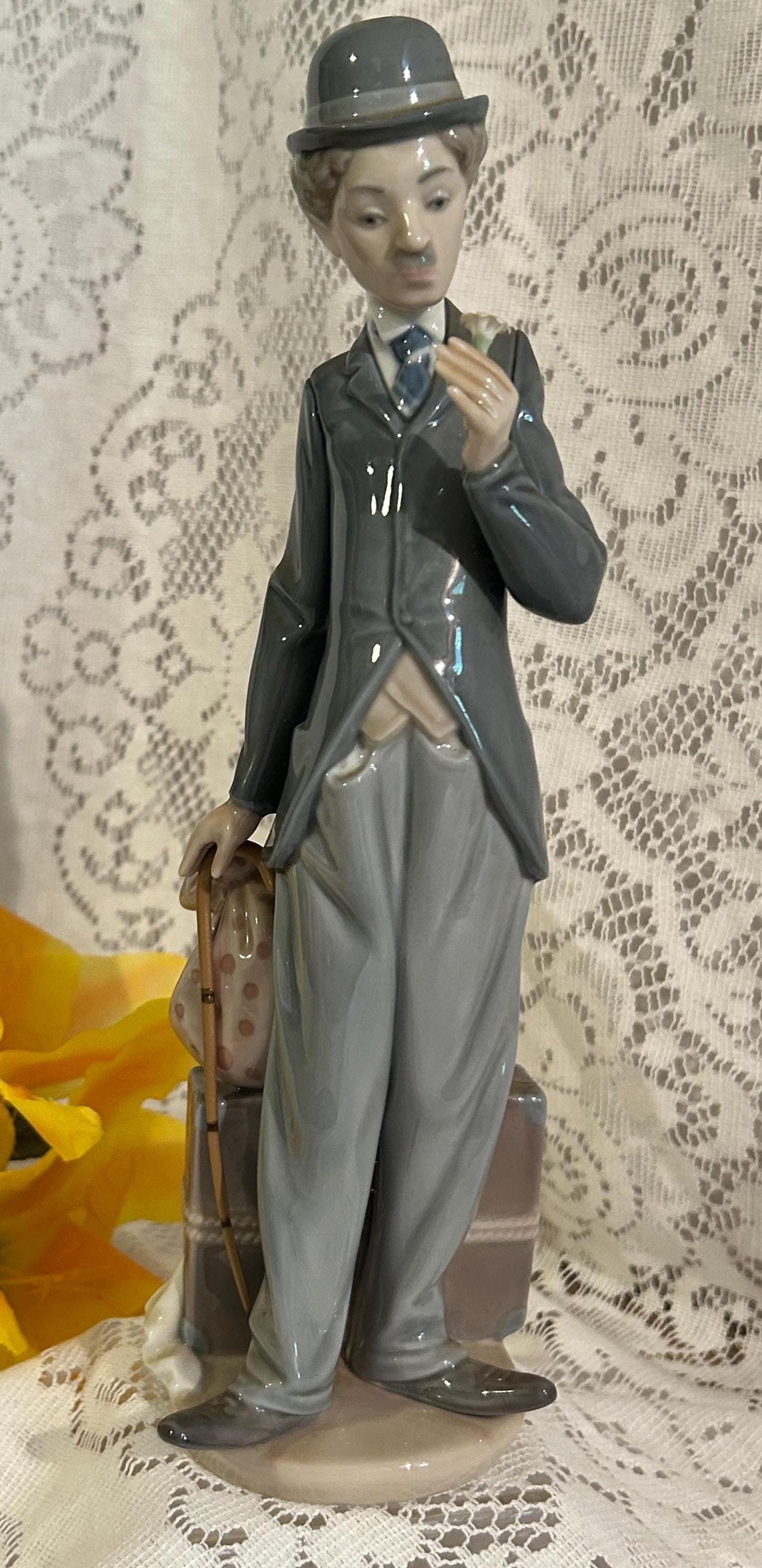 Lladro Charlie the Tramp #5233- Lladro Charlie Chaplin 11.5