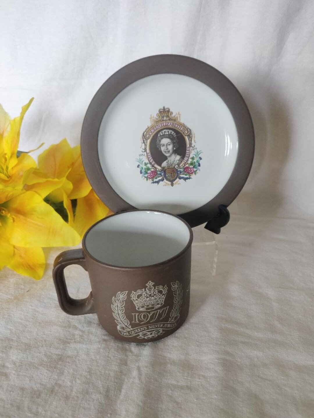 D.H.MORTON作 THE QUEENS SILVER JUBILEE Queen Elizabeth II Commemorative Silver Jubilee 1977 Collectible