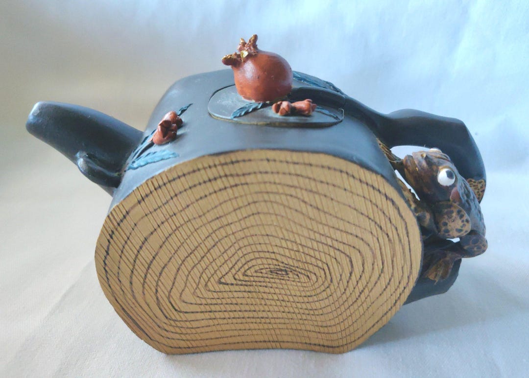 Chinese YIXING ZISHA Painted Tree Trunk Decorative Teapot W