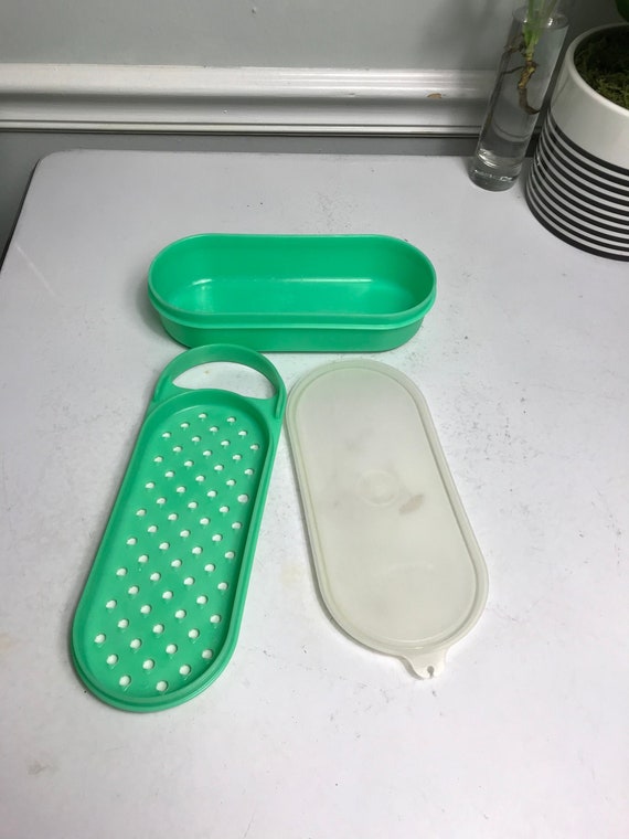 Vintage Tupperware 3 Piece Cheese Grater 1375-7 2 Cup Grater