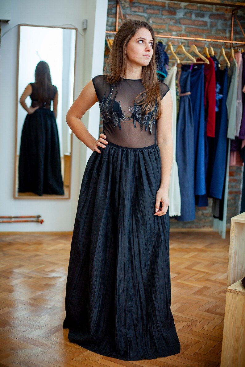 Black tafta and tull evening dress with handcrafted details image 4