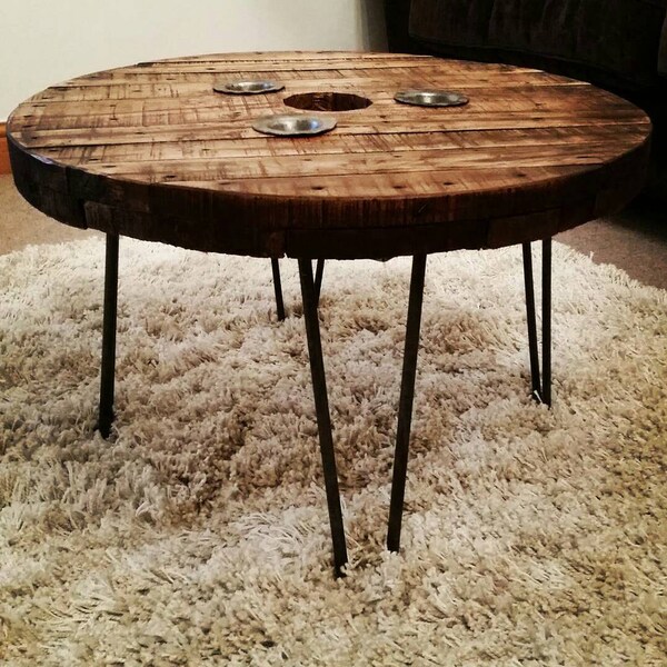 Câble bobine table basse avec 4 pieds en acier en épingle à cheveux