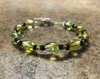 Green Stretch Bracelet