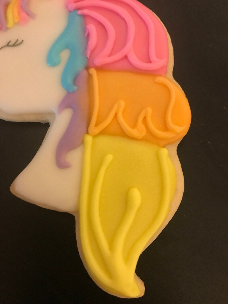 Beautiful unicorn cookies image 3