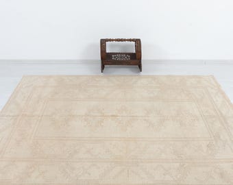 Vintage Turkish Oushak Rug 6x9 Beige Neutral Handmade Wool Area Carpet.