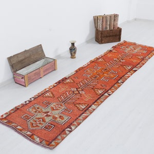 Vintage Roter Oushak Teppich Läufer: Türkischer Anatolischer Wollteppich (70 x 250 cm)