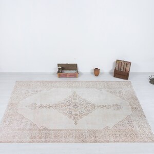Vintage Oushak Turkish Rug 5.6x8.5: Handwoven Wool & Cotton