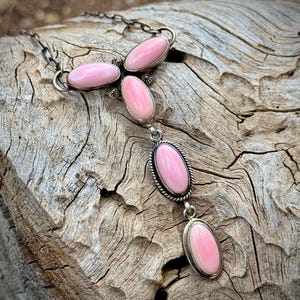 Beautiful Navajo Handmade Sterling Silver Pink Conch Shell Necklace
