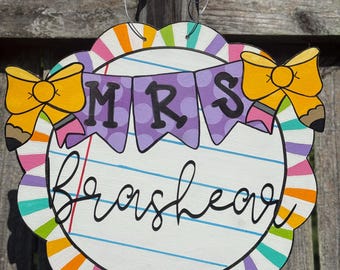 Scalloped Rainbow Circle w/ Pencil Bows| Door Hanger