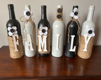 Family light gray and black wine bottle set