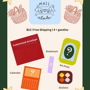 Puede incluir: Un conjunto de caja de suscripción que incluye un sobre rojo personalizado, un marcapáginas morado, una lámina artística amarilla con un signo de interrogación, un calendario naranja y cuatro pegatinas. El texto dice August Mail club.