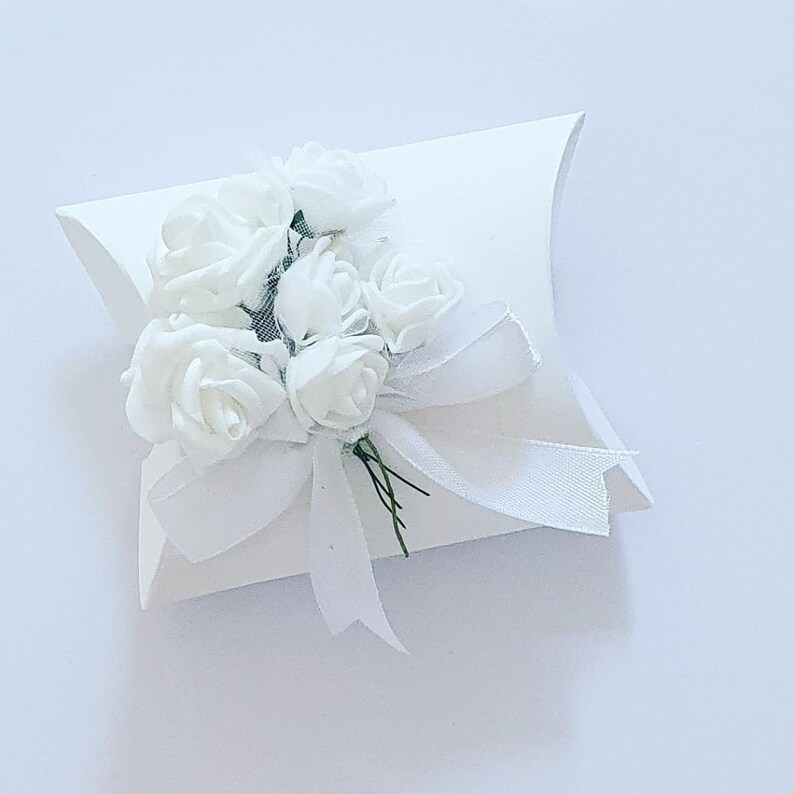 Luxury Pillow Box Wedding Favours Flower Bouquet Bridal Shower Etsy UK