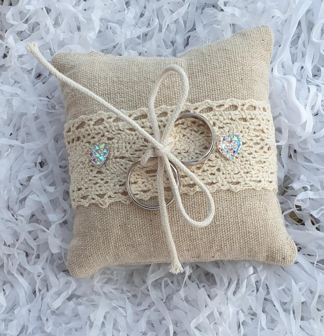 hessian ring cushion
