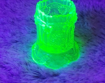 Vintage Vaseline Uranium Glass Petticoat Pattern Toothpick Holder