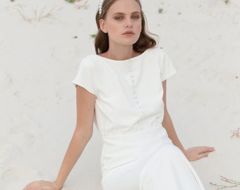 Modest wedding dress Short cup sleeve Minimalist wedding dress Vintage style wedding dress Rustic wedding gown Simple sheath wedding dress