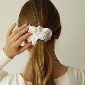 White satin scrunchy for bride Silk wedding scrunchy Bridal satin hair tie Simple wedding hair band Minimalist bridal hair piece