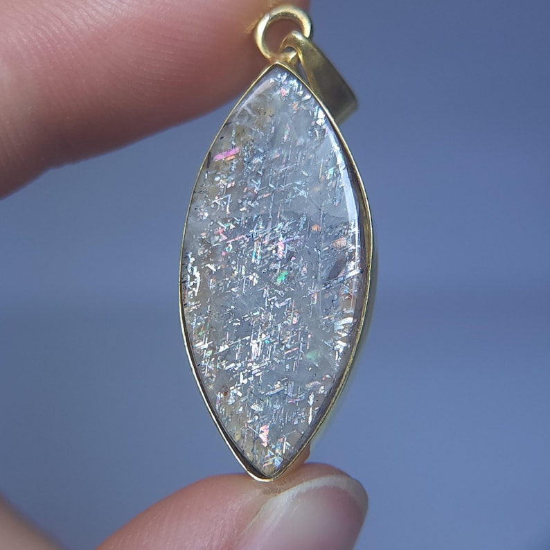 Australian Rainbow Lattice Sunstone Pendant 30x14x4 mm A4716 image 3