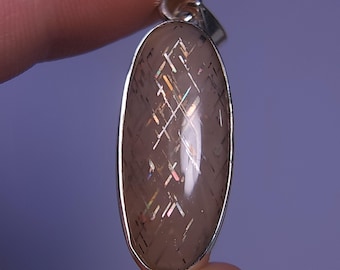 Rainbow Lattice Sunstone Silver Pendant, Tanzania. 34x13 mm A5073