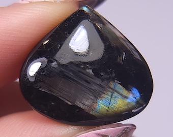 Nuummite Cabochon 21x19 mm A5155