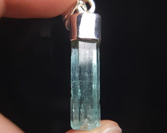 Vanadium Beryl Emerald Silver Pendant, Gagdi-gum Pocket, Nigeria  33x5 mm A5042