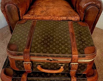 Art deco CLUB CHAIR with Louis VUITTON Collection (11 pieces) " Echappees Belles " 1930s.