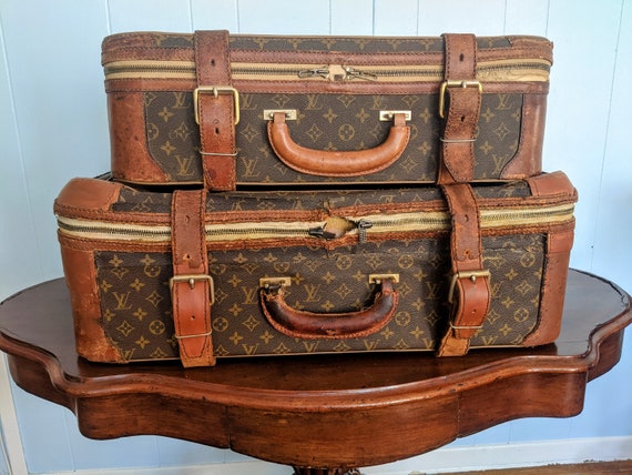 Par de equipaje y bolsa de viaje Louis Vuitton de los años 30