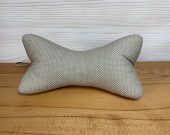 Reading bone polka dot sand