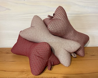 NEW! Reading bone with traditional Japanese patterns in red