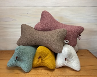 NEW! Reading pillow in trendy boucle fabric with a sheep's ear curls look