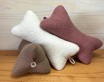 NEW! Reading pillow in trendy boucle fabric with a sheep's ear curls look