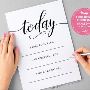 Daily gratitude & focus practice PRINTABLE file ~ Write directly on paper or frame it to use as dry erase board! Cute inspirational decor