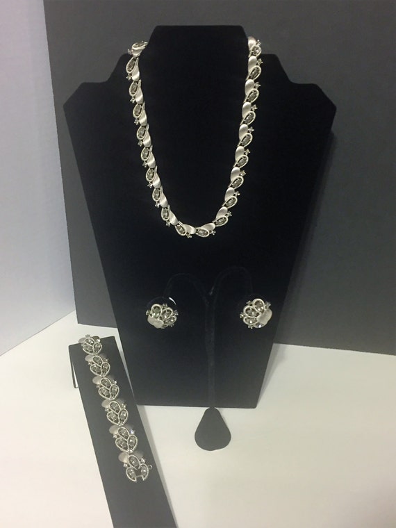 Vintage Trifari set