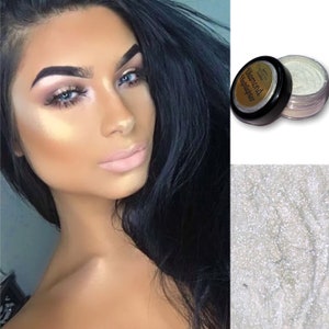 Champagne Dreams - Loose Diamond Highlighter - Golden - Luminizer - Shimmer Powder - Face Glow - Long Lasting - Buttery Sheen