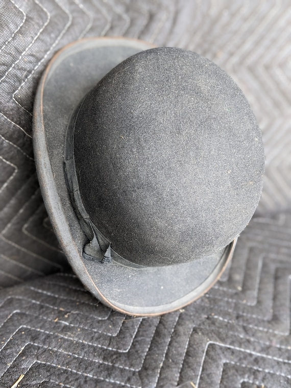 Vintage black derby hat with black ribbon - image 1