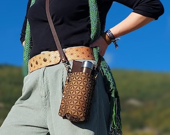 Portabotellas de cuero con flor de la vida, bolsa de transporte de matraz con correa cruzada ajustable, eslinga de botella de cinturón, caddy de cuero