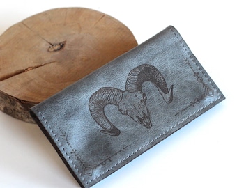 Graue Leder Tabaktasche mit Ziegenschädel |Widderhorn Personalisierte Rolltasche