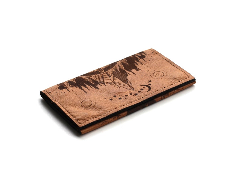 Blague à tabac en cuir avec boussole de montagne Sac à roulettes personnalisé marron image 4