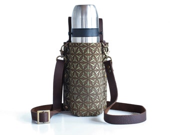 Flaschenhalter aus Leder mit Blume des Lebens, verstellbarer Crossbody-Bügel-Flaschen-Tragetasche, Gürtel-Flaschenriemen